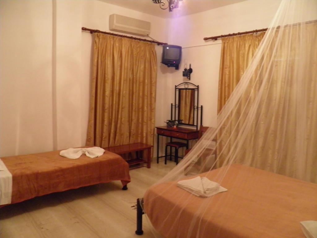 Mirsini Pansion Hotel Karterados  Phòng bức ảnh