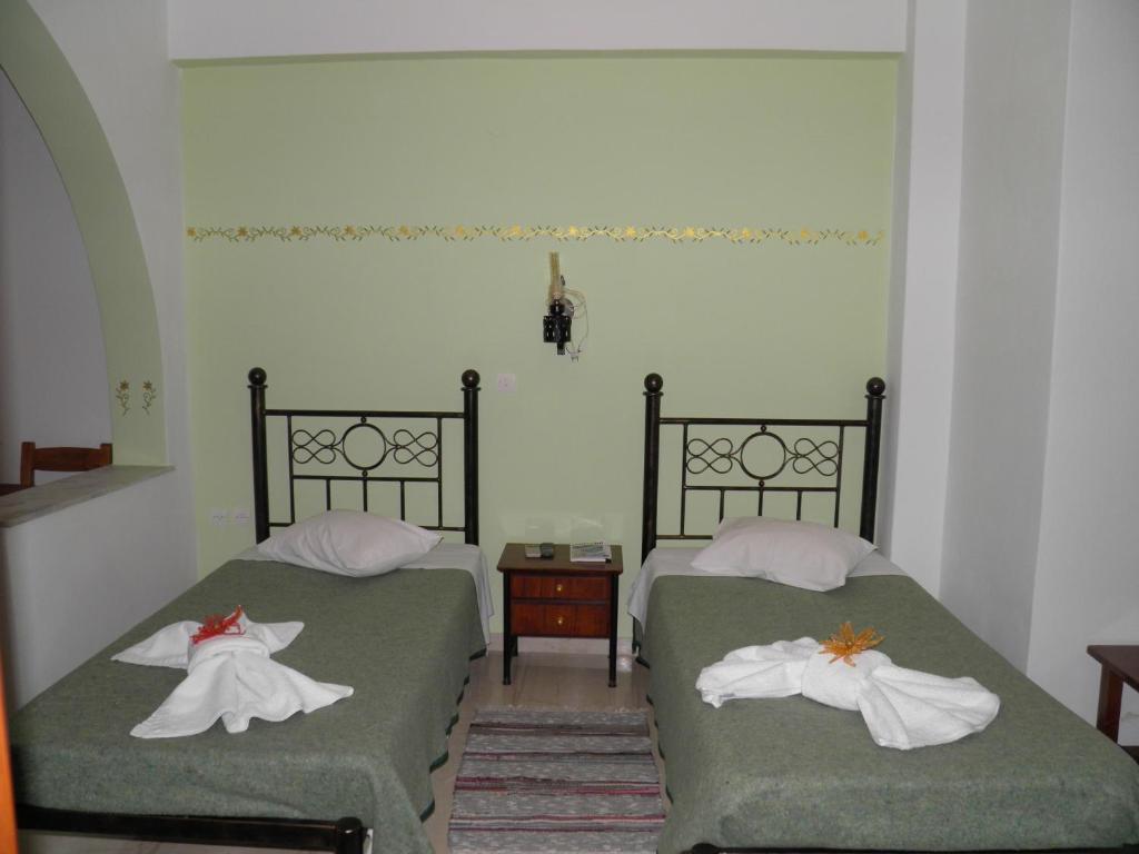 Mirsini Pansion Hotel Karterados  Phòng bức ảnh