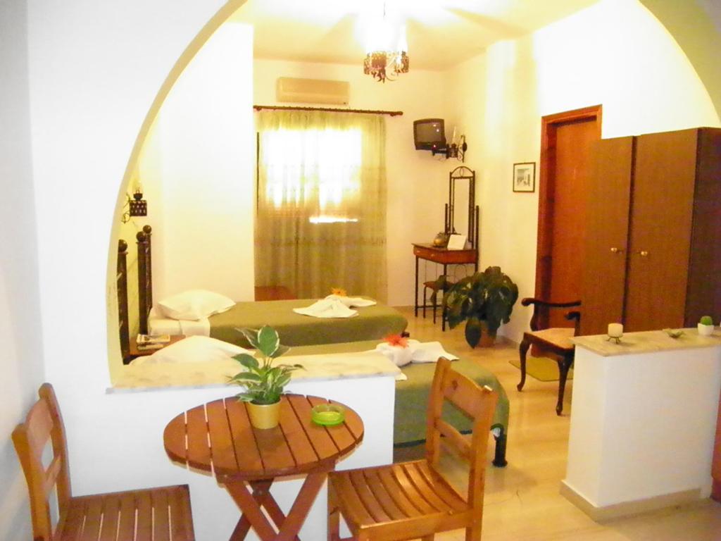 Mirsini Pansion Hotel Karterados  Ngoại thất bức ảnh