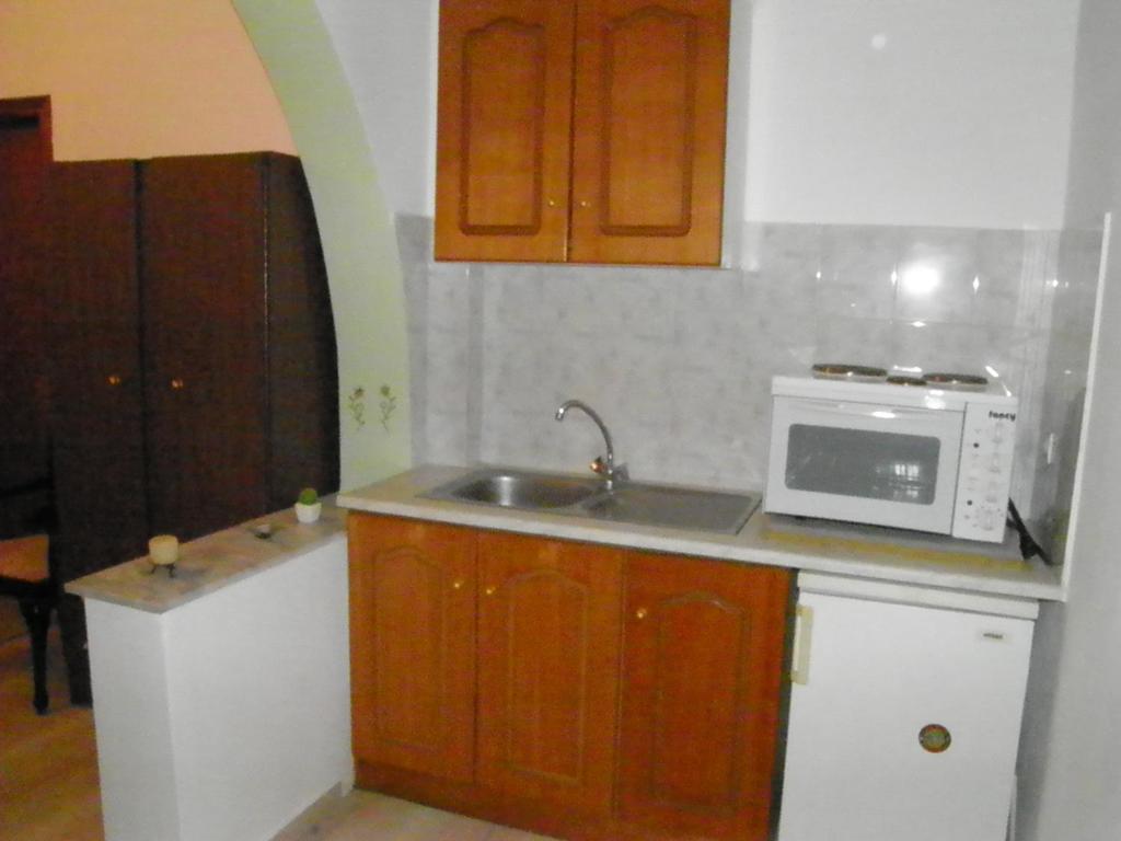 Mirsini Pansion Hotel Karterados  Phòng bức ảnh