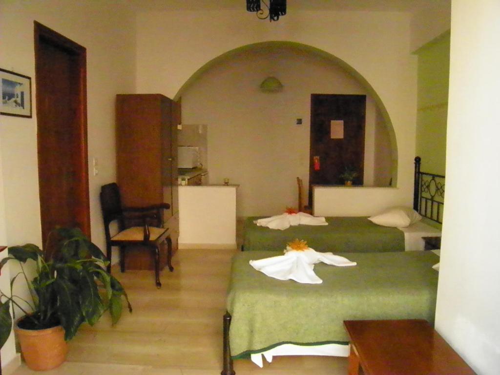 Mirsini Pansion Hotel Karterados  Phòng bức ảnh