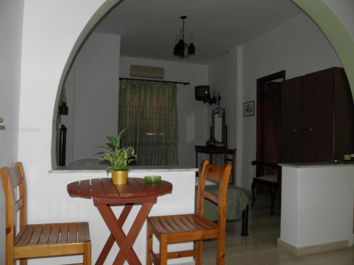 Mirsini Pansion Hotel Karterados  Ngoại thất bức ảnh